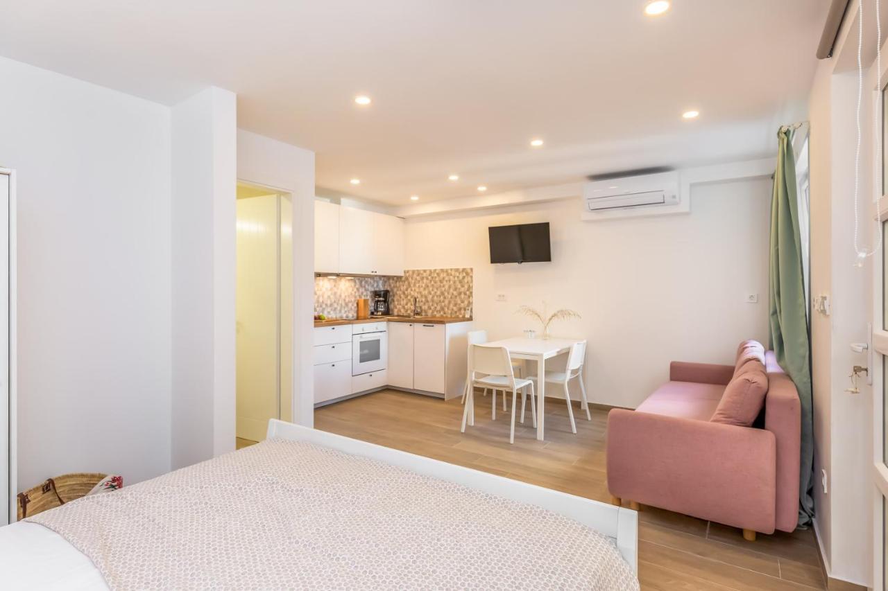 Adris Apartments Omiš Exterior foto